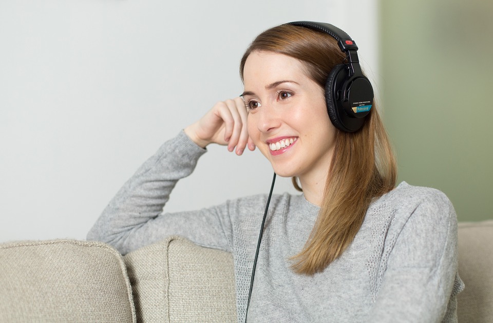 woman with headphone